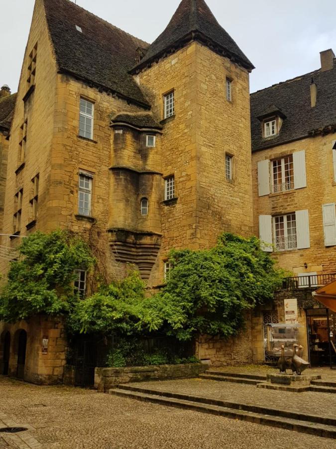 Hotel Confort Le Moulin Rouge Terrasson Luaran gambar