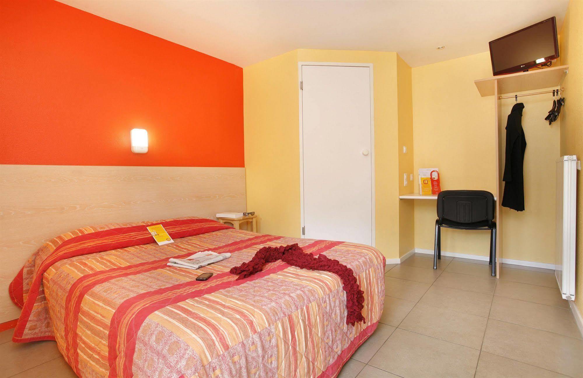 Hotel Confort Le Moulin Rouge Terrasson Luaran gambar