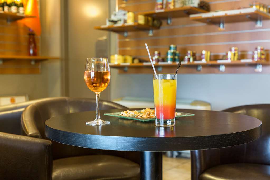 Hotel Confort Le Moulin Rouge Terrasson Servis gambar